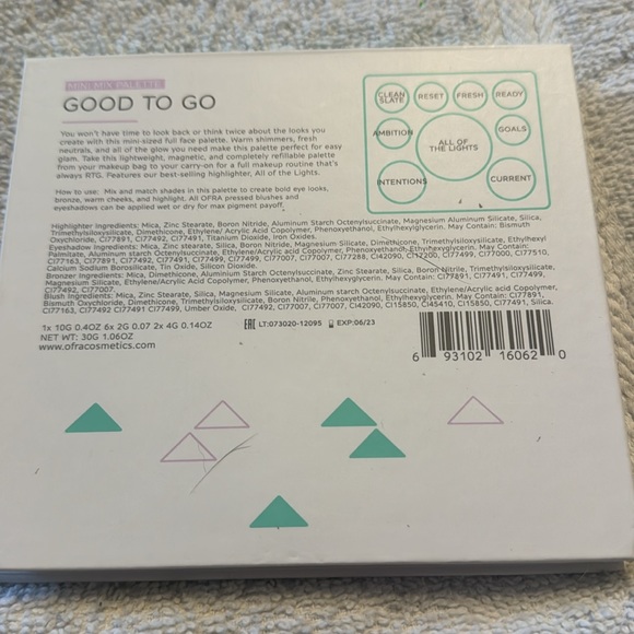 MINI MIX FACE PALETTE - GOOD TO GO *comes with free gift* - Picture 2 of 3